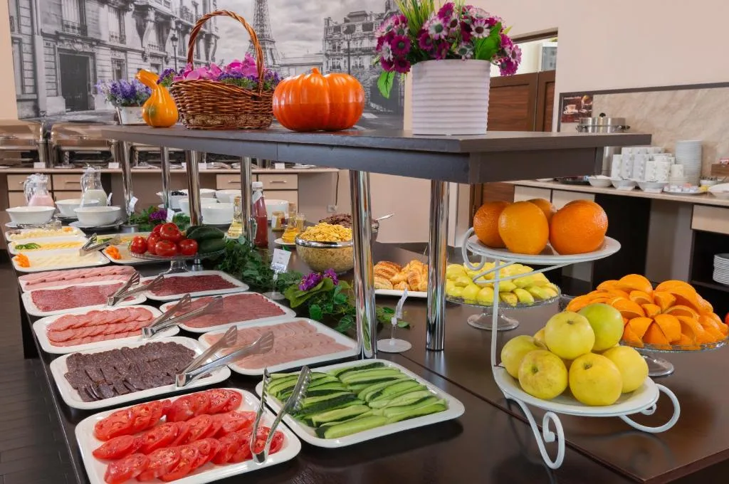 Buffet du petit-déjeuner à l'Ani Central Inn à Erevan