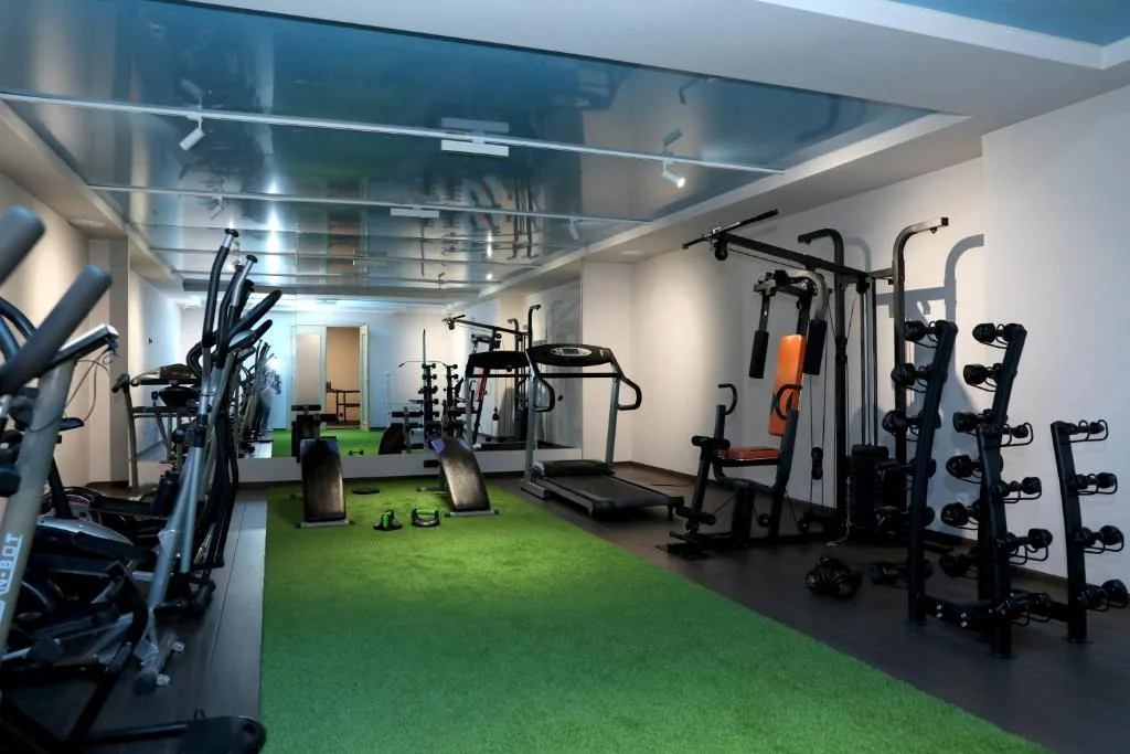 Fitnessruimte met toestellen, Best Western Plus Paradise Hotel Dilijan, Armenië