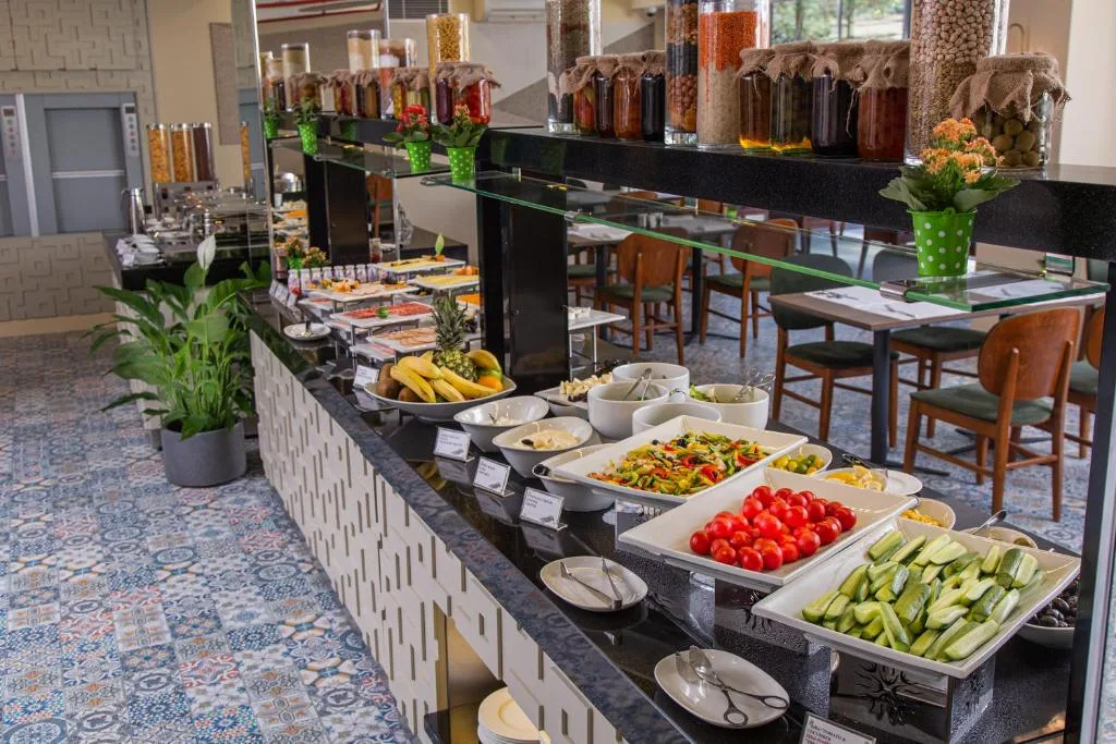 Bufet śniadaniowy, Boutique 19 Hotel w Baku, Azerbejdżan