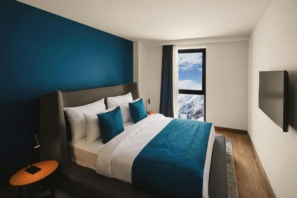 Gästezimmer mit Bergblick in der Gudauri Lodge in Gudauri, Georgien