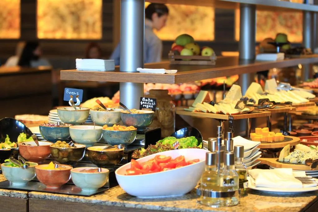 Frühstücksbuffet im Marco Polo Hotel Gudauri, Georgien