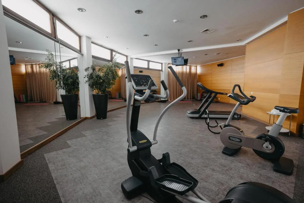 Fitnessraum im Marco Polo Hotel Gudauri, Georgien