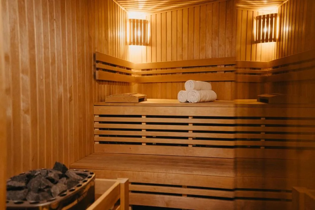 Holzsauna im Marco Polo Hotel Gudauri, Georgien
