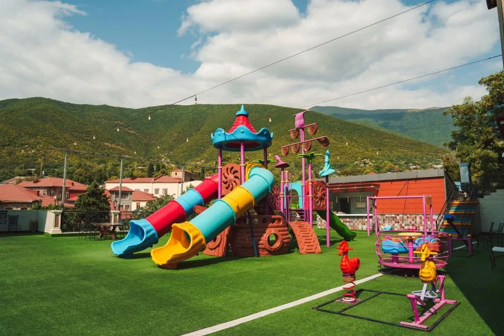 Plac zabaw dla dzieci, Sheki Palace w Szeki, Azerbejdżan