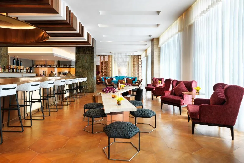 Strefa lounge i bar, Sheraton Baku Intourist w Baku, Azerbejdżan