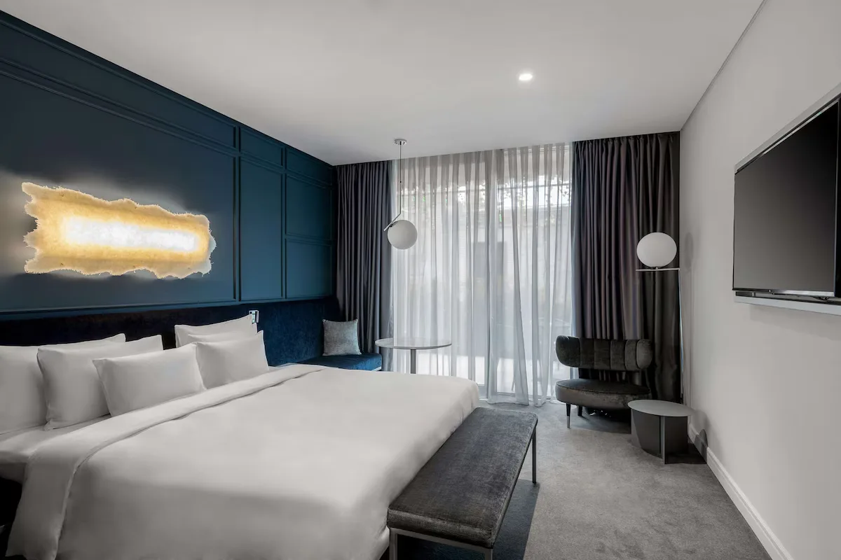 Gästezimmer im Tsinandali Estate, A Radisson Collection Hotel mit zeitgemäßem Design